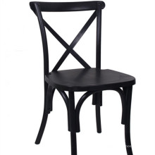 Silla de Crossback negra para el restaurante